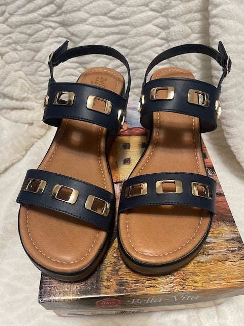 Size 11 - Bella Vita Vic-Italy - Navy leather - NWT - RETAILS $115