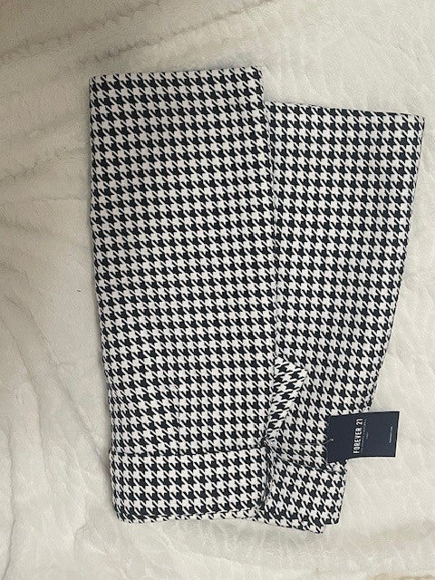 Size 28 - NWT Forever 21 skirt