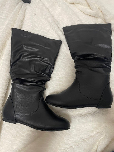 Size 8 XWC - Journee Collection - Jayne boot - black - NIB - Retails for $129