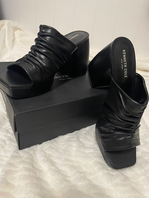 Multiple Sizes - Kenneth Cole Anika - NIB - Retails for $99