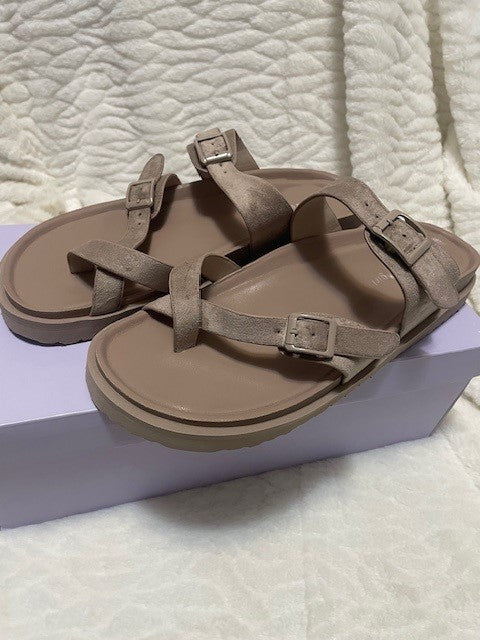 Size 9.5 - Madden Girl Mauii sandal - NWT - RETAILS $49