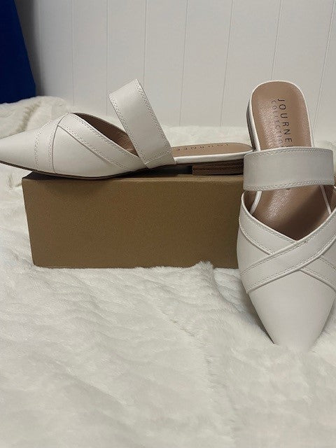 Size 8.5 - Journee Collection Stasi NEW IN BOX