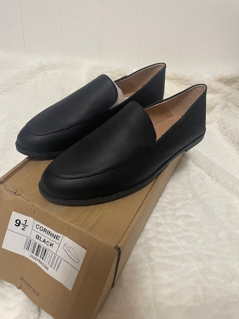 Size 8 - Journee Collection Corinne Black - NIB - Retails for $69.99