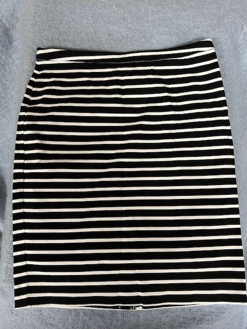 Size 6 – White House Black Market Black & White Striped Skirt
