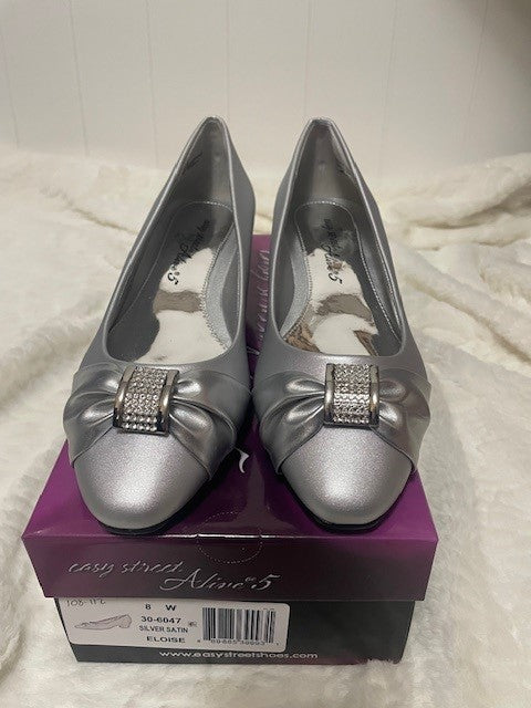 Size 8W - Easy Street Eloise - Silver - NIB - Retails for $60