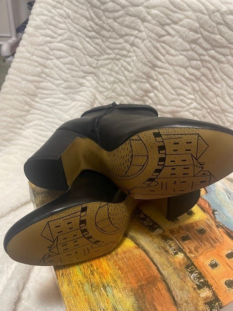 Size 9.5 Bella Vita Diaz - black bootie - NWT - RETAILS $125