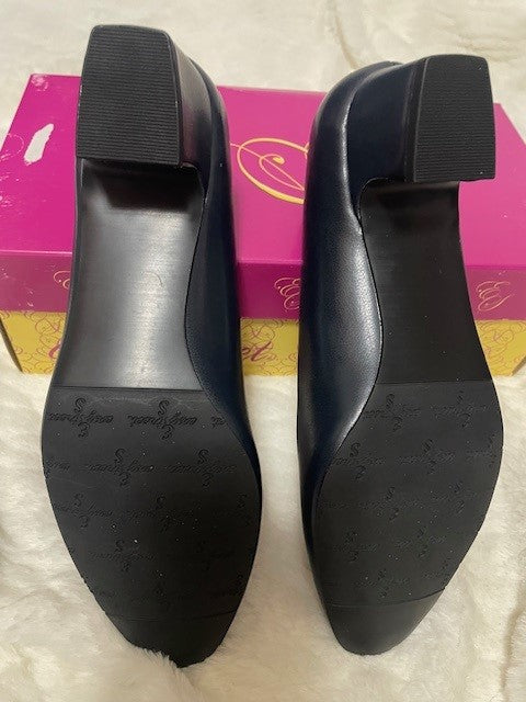 Size 8N - Easy Street Prim Navy NEW IN BOX