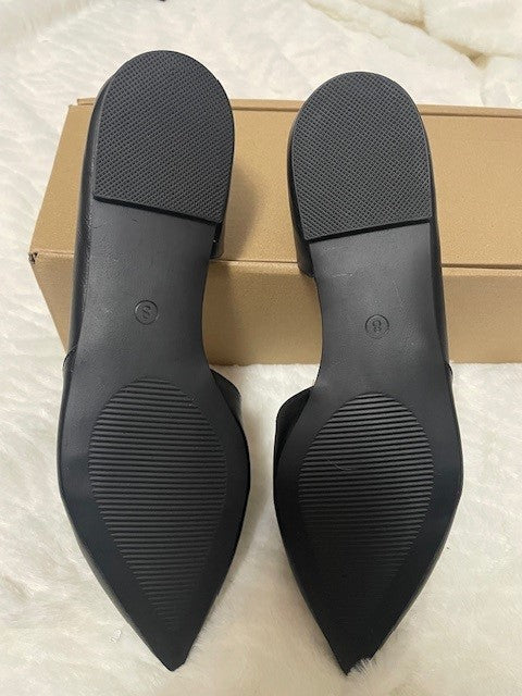 Size 8 - Journee Collection Cortni Flat - Black NIB