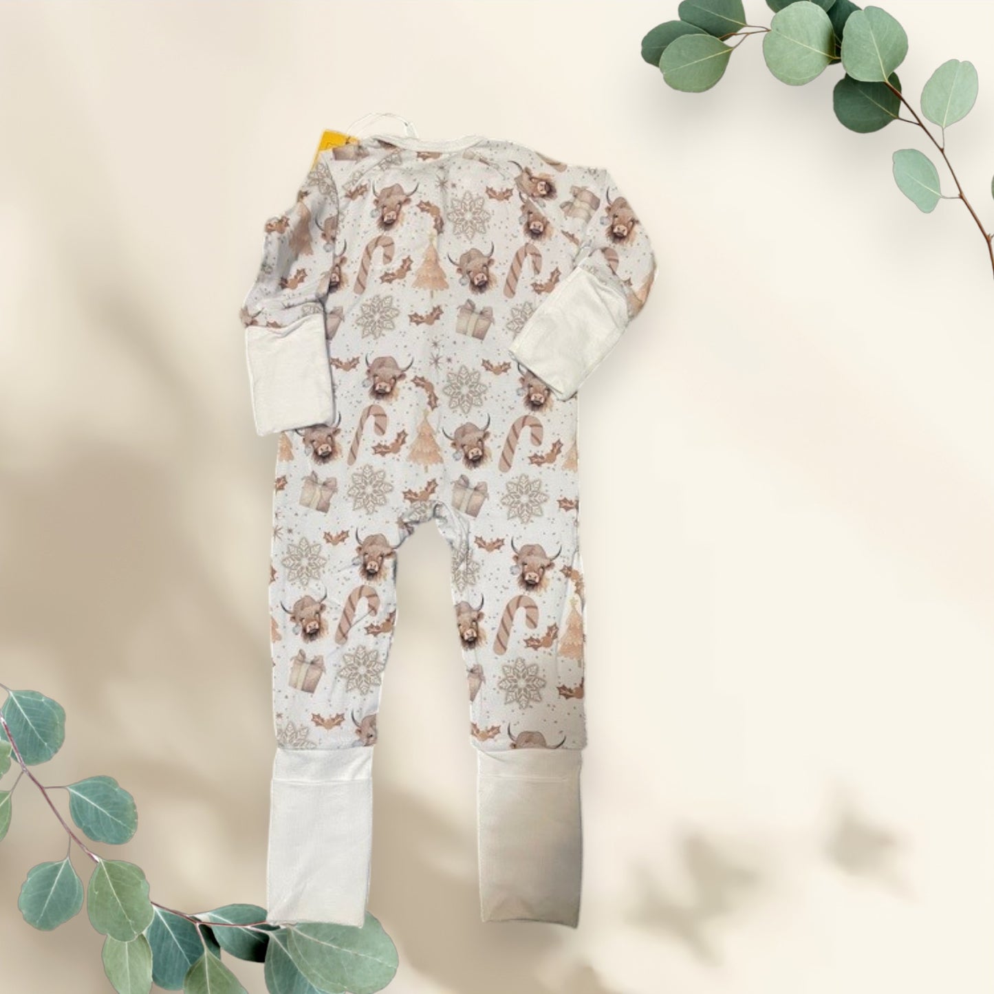 Bamboo Sleeper - Christmas cows and presents