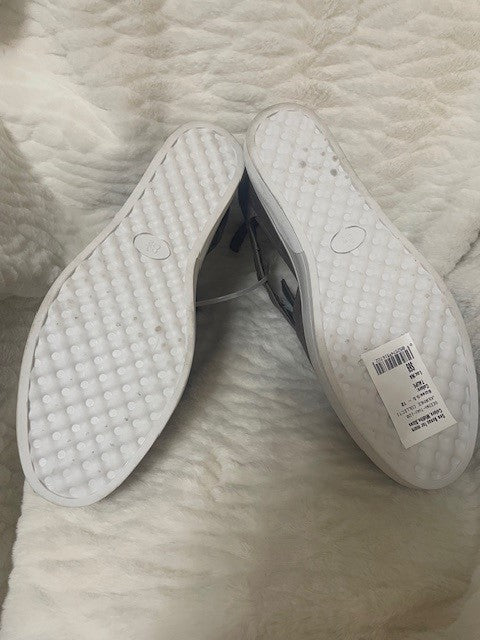 Size 8.5 - NWOT - Journee Collection Sienna wedge - Retails for $69