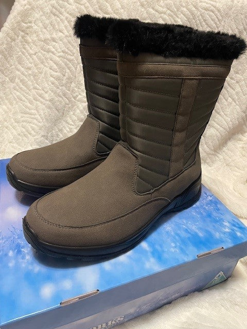 Size 9 - Easy Street Waterproof boot - Frazer - gray - NWT - RETAILS $80