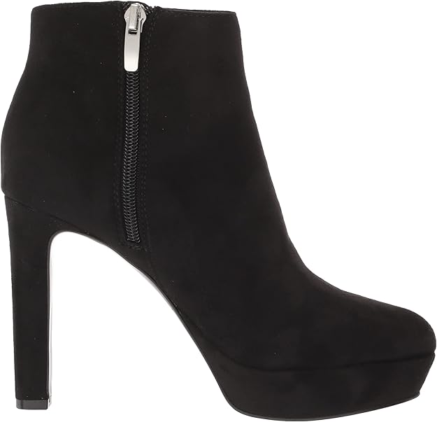Size 9 - NWT - Nine West Glowup Ankle boot - Retail $99