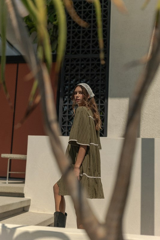 Size Medium - Contrast Trimmed Textured Woven Tiered Dress Olive color