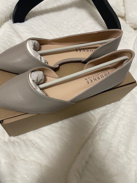 Size 8 - Journee Collection Cortni Grey - NIB