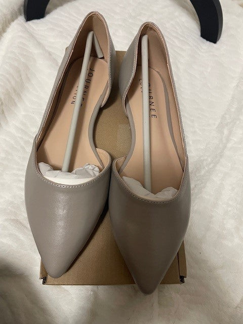 Size 8 - Journee Collection Cortni Grey - NIB