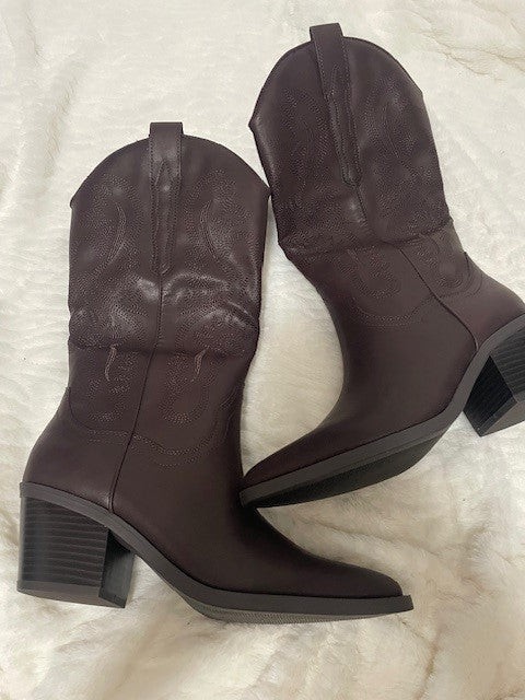 Size 8 - Sun & Stone boot  Carob color- NEW IN BOX