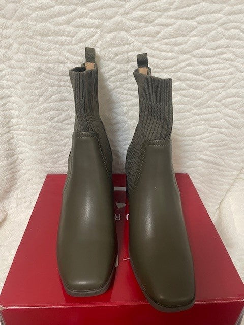 Size 9M – Journee Collection Harlowe Olive Ankle Booties