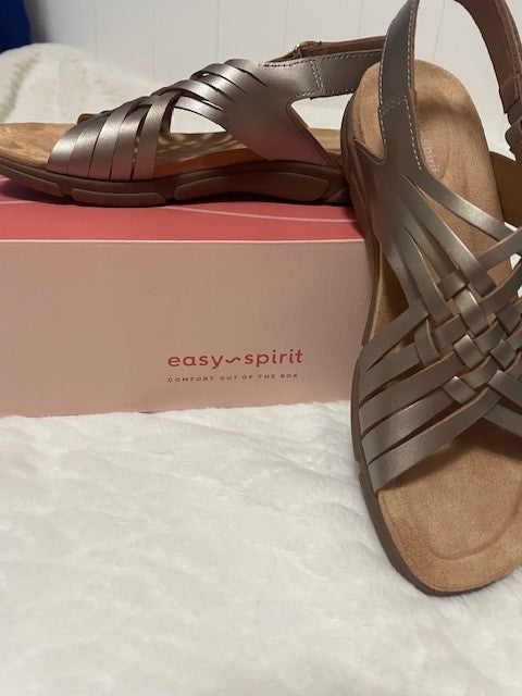 Size 7.5N - Easy Spirit Mar Gold - NEW IN BOX!