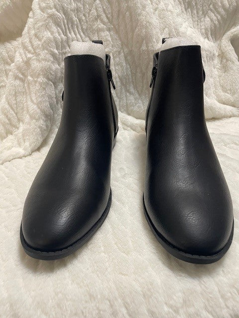 Size 10 - Journee Collection Ellis boot - black - NWT - RETAILS $214