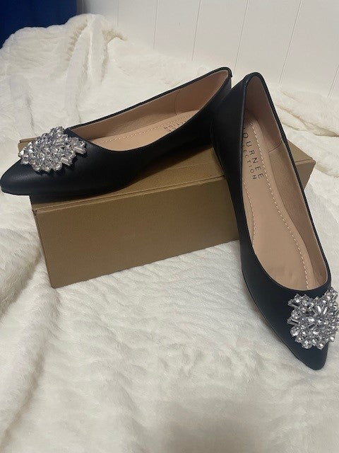 Size 9 - Journee Collection Renzo flat - Black - NIB - Retails for $$89.99