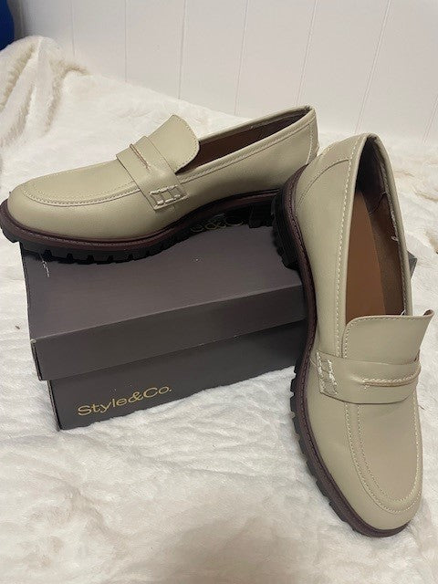Size 8 - Style & Co Wanda Ecru color - NIB - RETAILS FOR $59.00