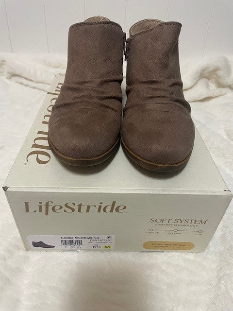 Size 6.5 - Lifestride Aurora boot - NIB - Retails $79.99