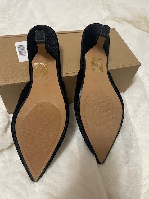 Size 7 - Journee Collection Rishie black - NEW IN BOX