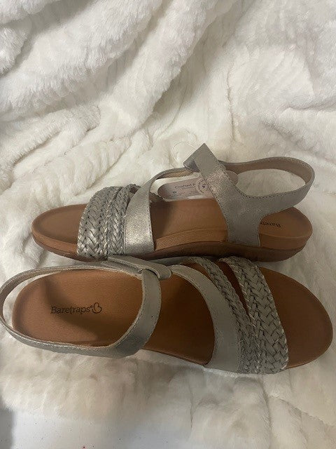 Size 8.5 - Beartraps Jalen sandal - NWT