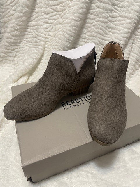 Multiple Sizes - Kenneth Cole Reaction Sideway boot - NWT - Retails for $99