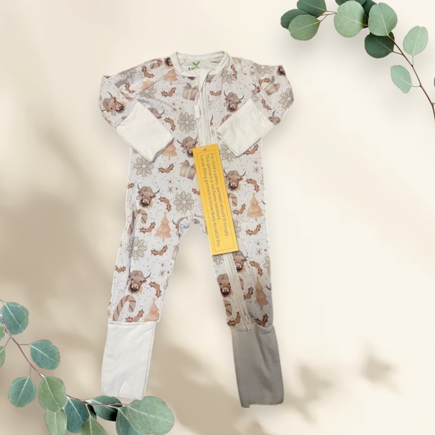 Bamboo Sleeper - Christmas cows and presents