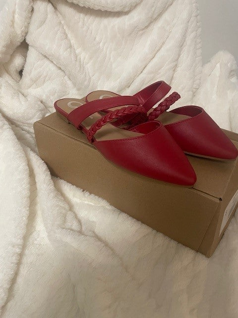 Size 8 - Journee Collection NIB - Olivea - red  - Retails $44.99