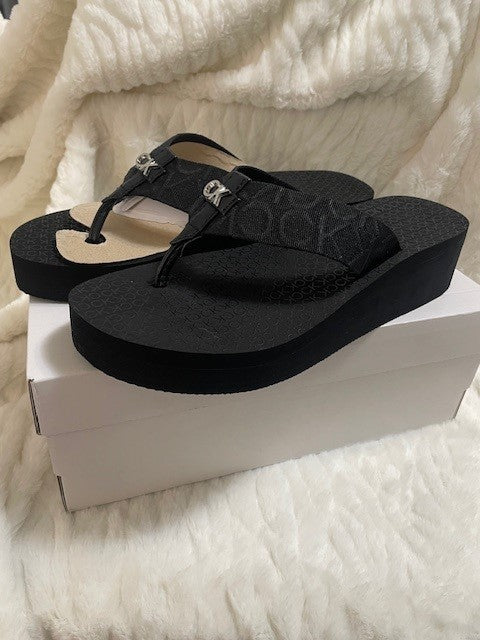 Size 6 - Calvin Klein Meena black - NWT Retails $39