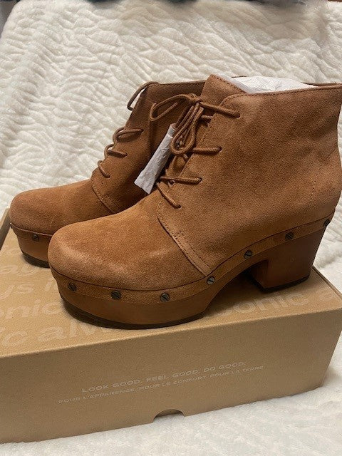 Size 7.5 - Dr. Schools Chic Suede boot - NWT - RETAILS $150