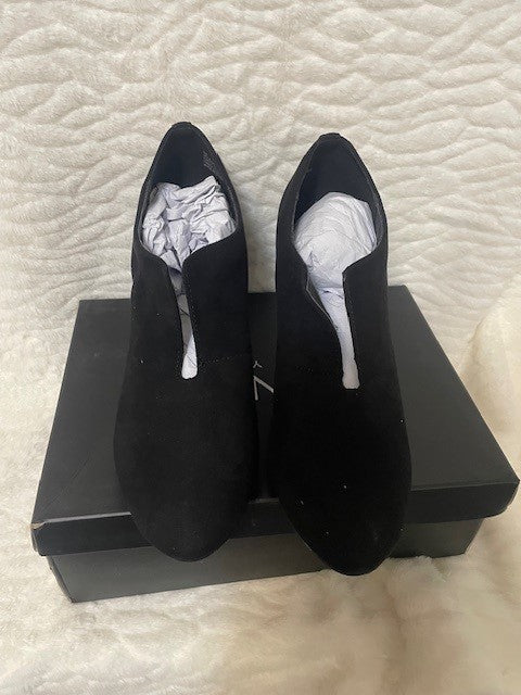 Size 9M – Jones New York Kaipo Black Heels | New in Box
