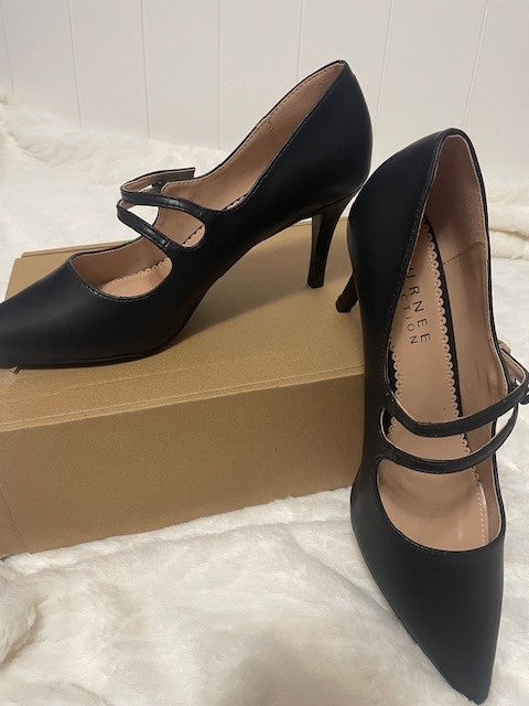 Size 9 - Journee Collection Sidney Black - NIB - Retails for $80