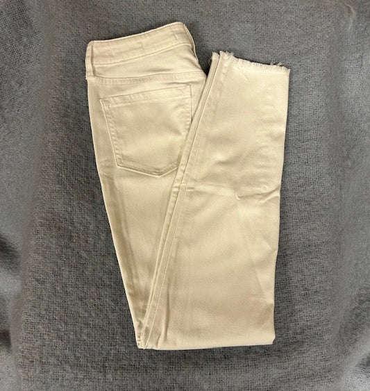 Size 26 – Harper Heritage White Jeans | Raw Hem