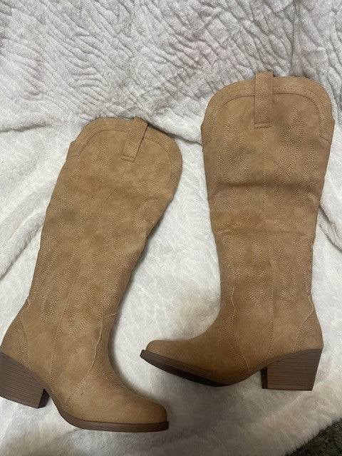 Size 7.5 - Sugar Tall Tam boot - NWT - RETAILS $75