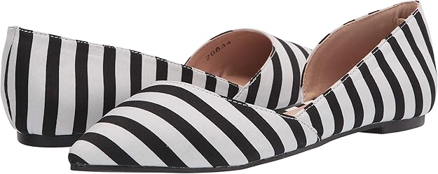 Size 8 - Journee Collection Cortini flat - stripe NIB