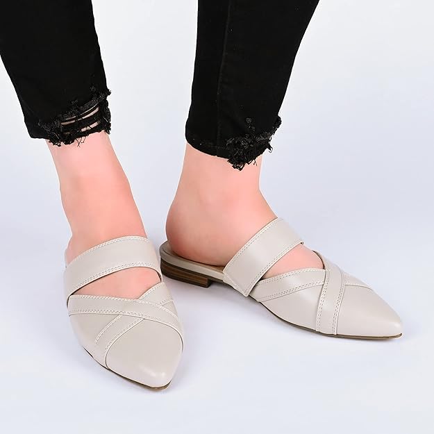 Size 8.5 - Journee Collection Stasi NEW IN BOX