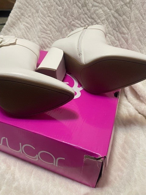 Size 10 - Sugar Evvie bloom boot - NWT - RETAILS $75