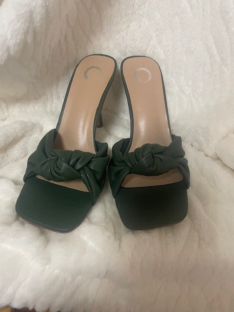 Size 7.5 - Journee Collection - Diorra in Green - NWT Retails $39.99