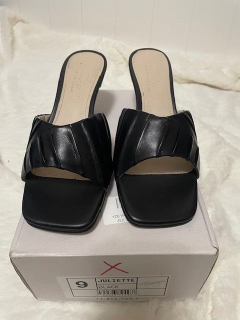 Size 9 - Journee Signature Collection - Juliette - Black - NIB Retails for $149.99