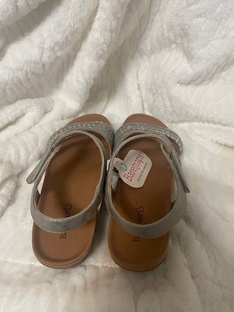 Size 8.5 - Beartraps Jalen sandal - NWT