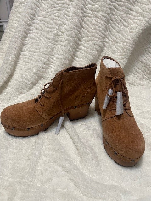 Size 7.5 - Dr. Schools Chic Suede boot - NWT - RETAILS $150