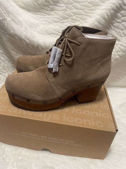 Size 9 - Dr. Scholl's Chic taupe boot - NWT - Retail $150
