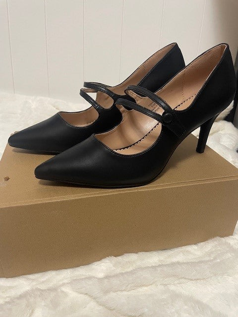 Size 9 - Journee Collection Sidney Black - NIB - Retails for $80
