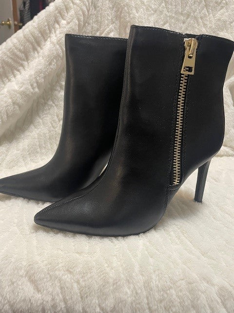 Size 6.5 I.N.C. Sarishaap black boot  - NWT - RETAILS $99.50