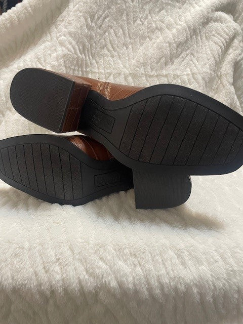 Size 6.5 - Kenneth Cole Emerson boot - NWT - RETAILS $109