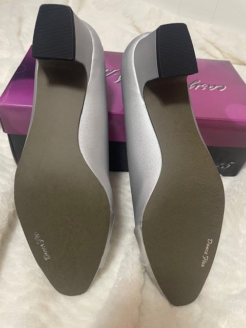 Size 8W - Easy Street Eloise - Silver - NIB - Retails for $60
